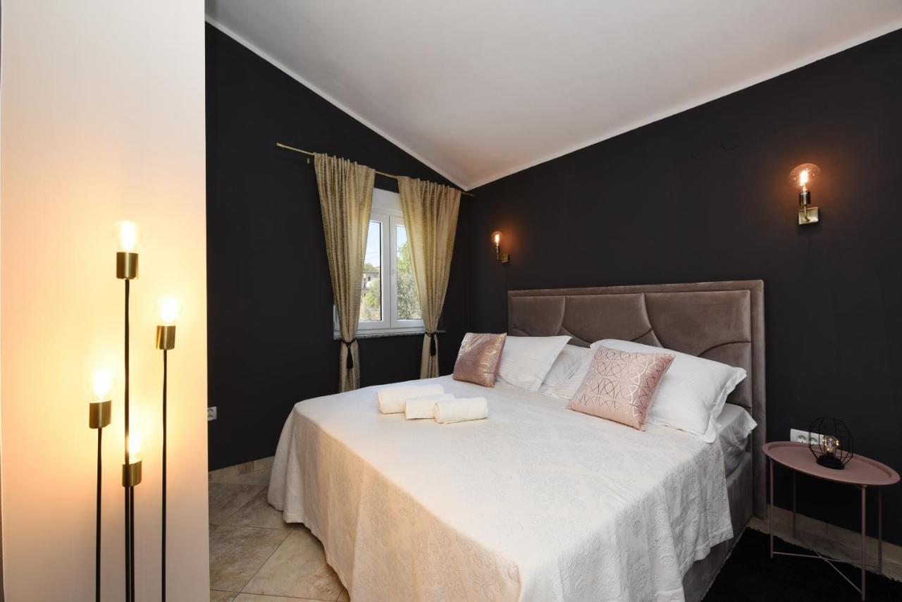 Malako Family Apartments Селине Экстерьер фото